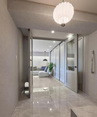 玄関ホールを広く設け、LDKへ続く扉の足元には愛猫のための入口を設計