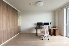 間取りを見直し、書斎をゆとりある広さに